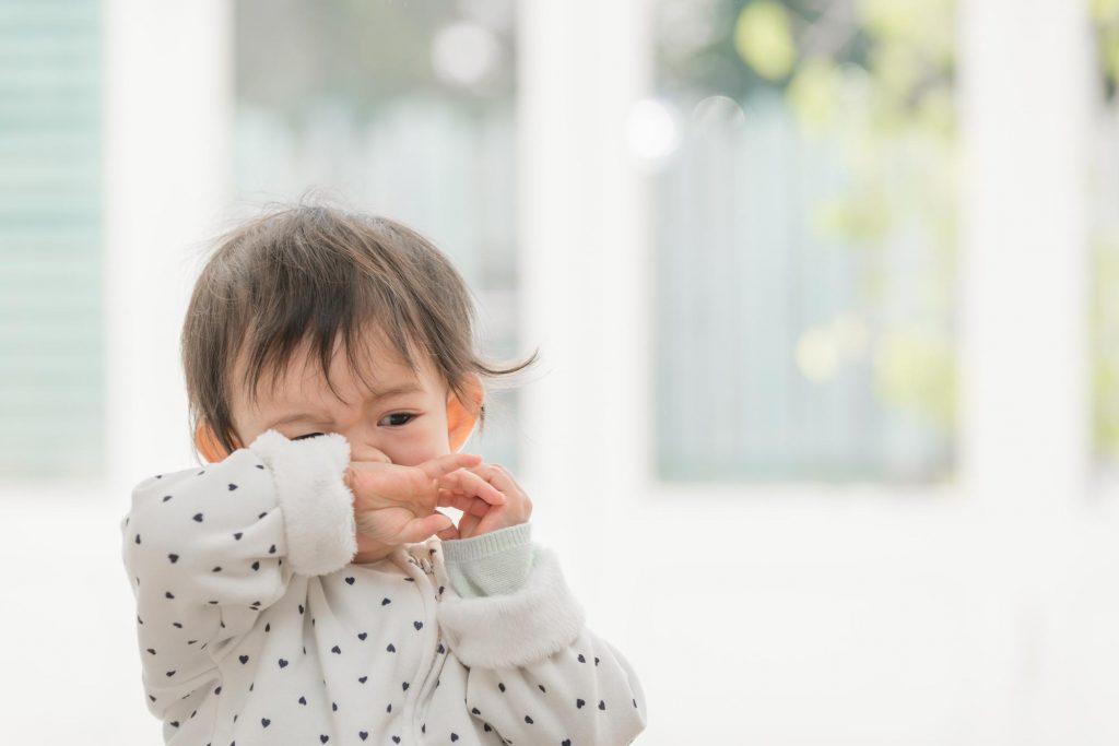 子どもでも花粉症になる？症状の見分け方と対処法