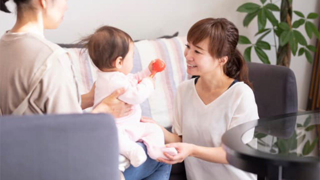 赤ちゃんの頭の汗がすごい…病気？受診の目安と対策