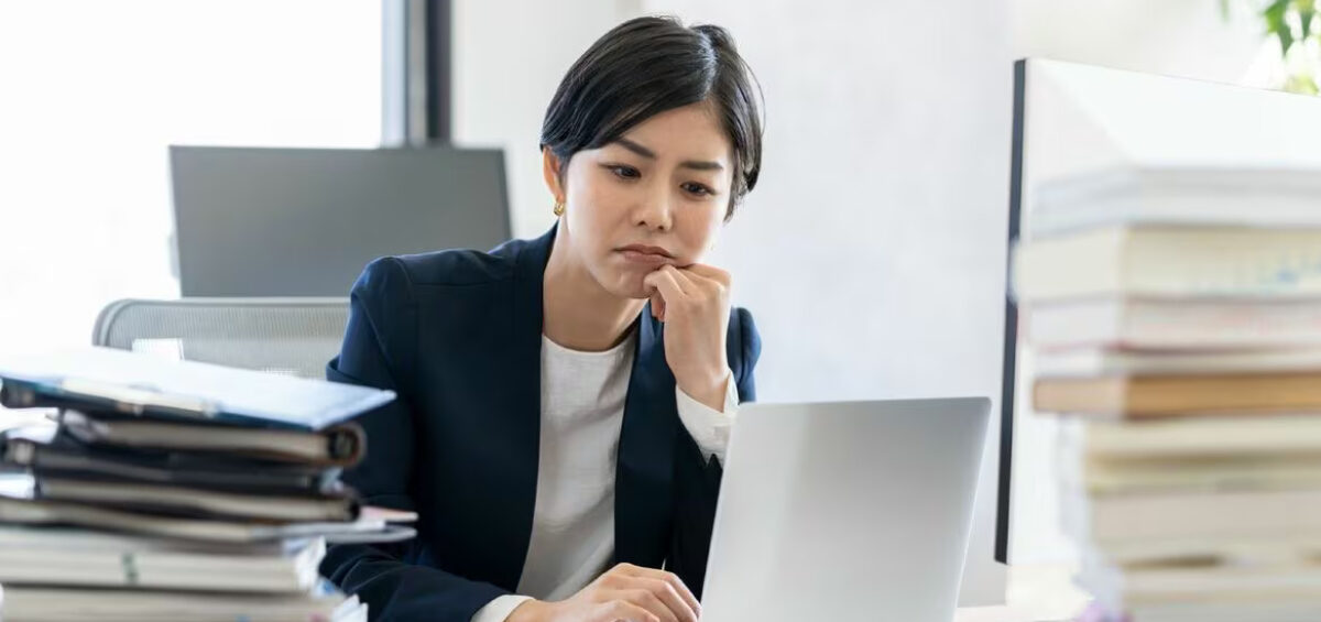 生理前のお腹の張り・便秘は何日前から始まる？