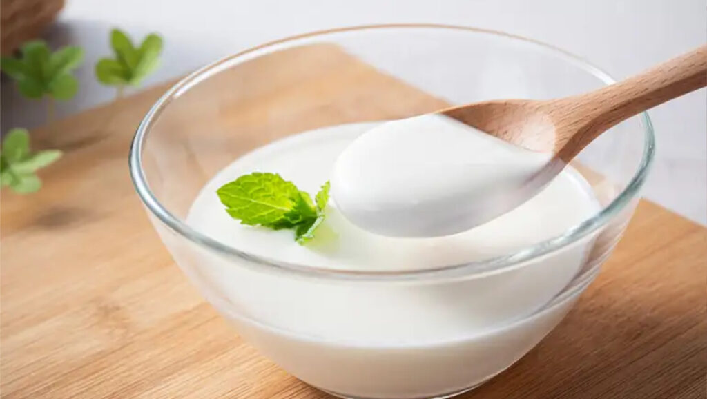 ヨーグルトを食べても便秘？悪化する原因と食べ方