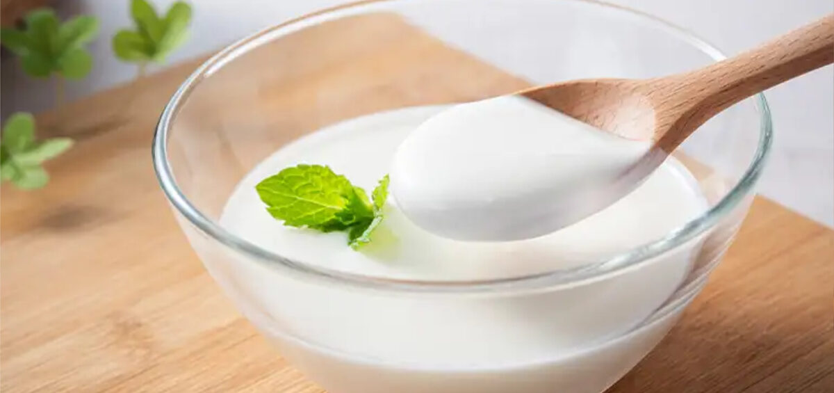 ヨーグルトを食べても便秘？悪化する原因と食べ方